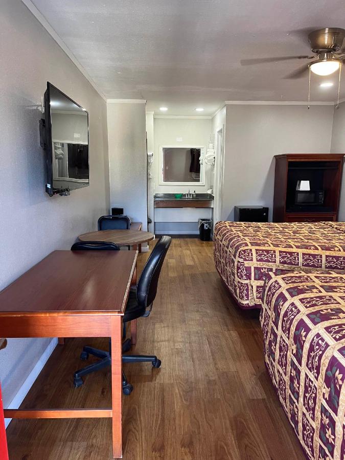  | Hill Country Inn