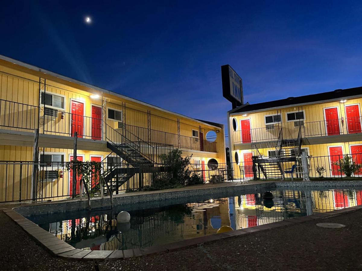  | Hill Country Inn