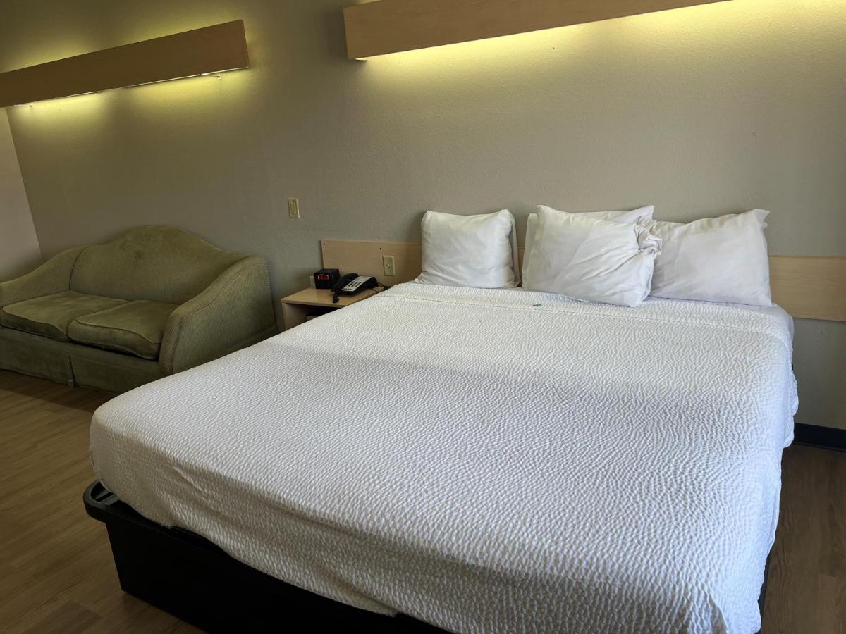 Room #100230127 at Days Inn & Suites by Wyndham Hutchinson