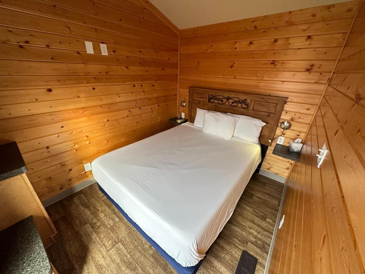 | Westport Inn Cabins