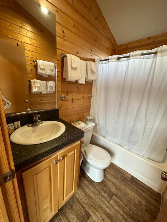 | Westport Inn Cabins