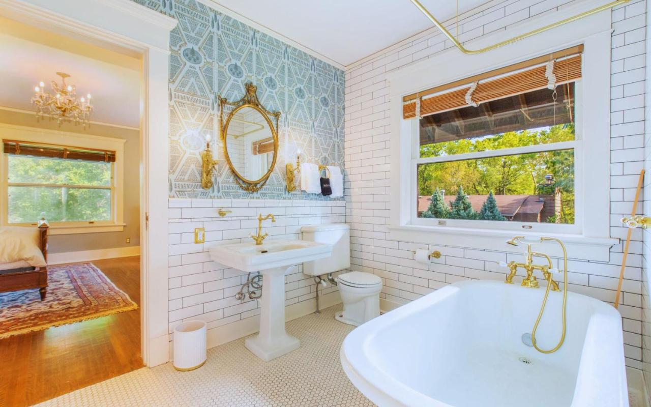 Two-Bedroom Suite at Martha's Bed and Breakfast