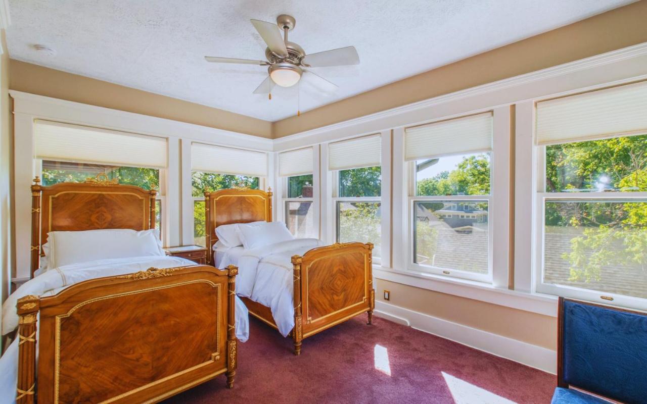 Three-Bedroom Suite at Martha's Bed and Breakfast