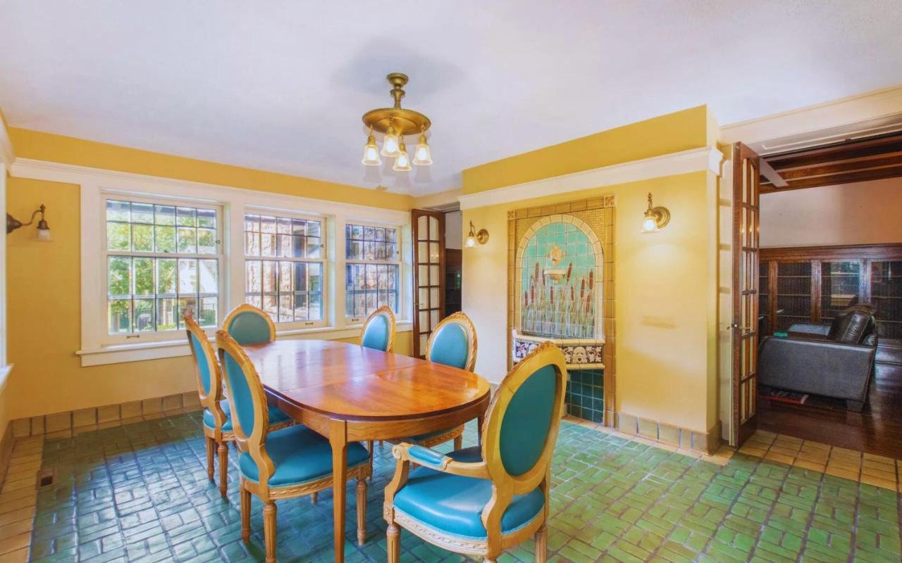 | Martha's Bed and Breakfast