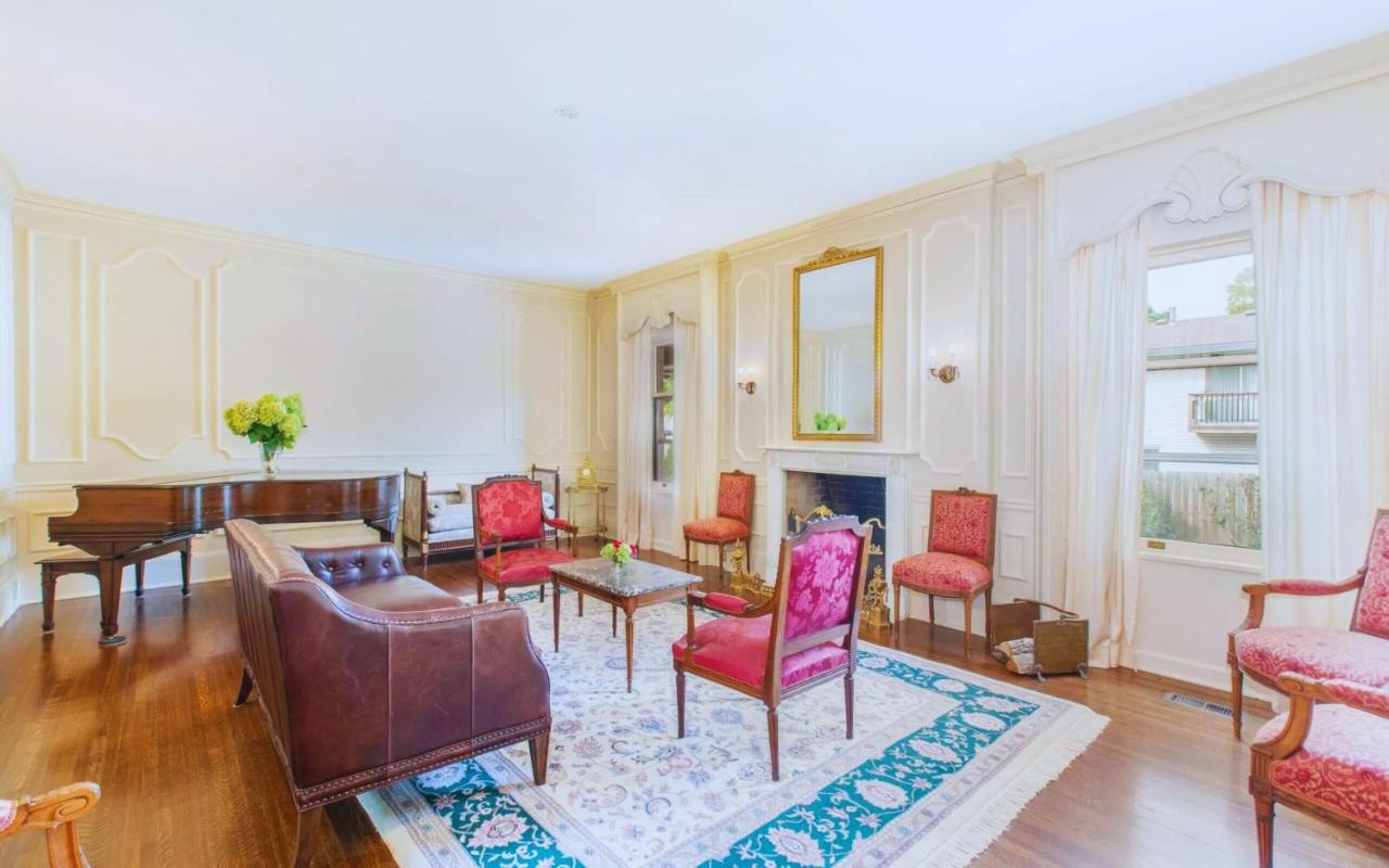 | Martha's Bed and Breakfast