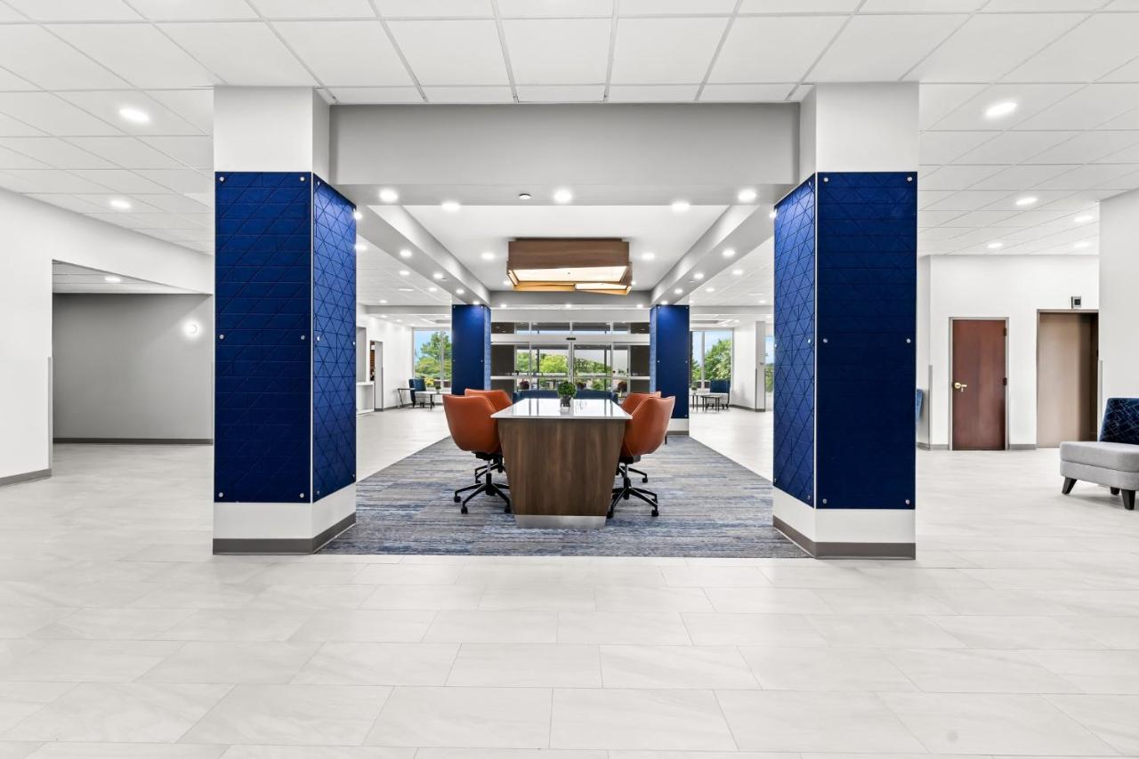 Holiday Inn Express Nashville-Hendersonville