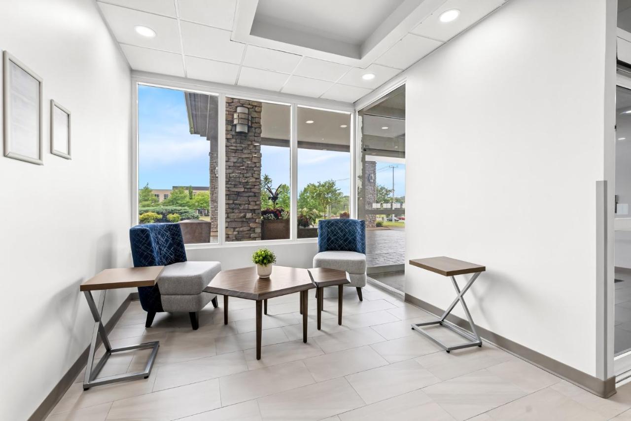 Holiday Inn Express Nashville-Hendersonville