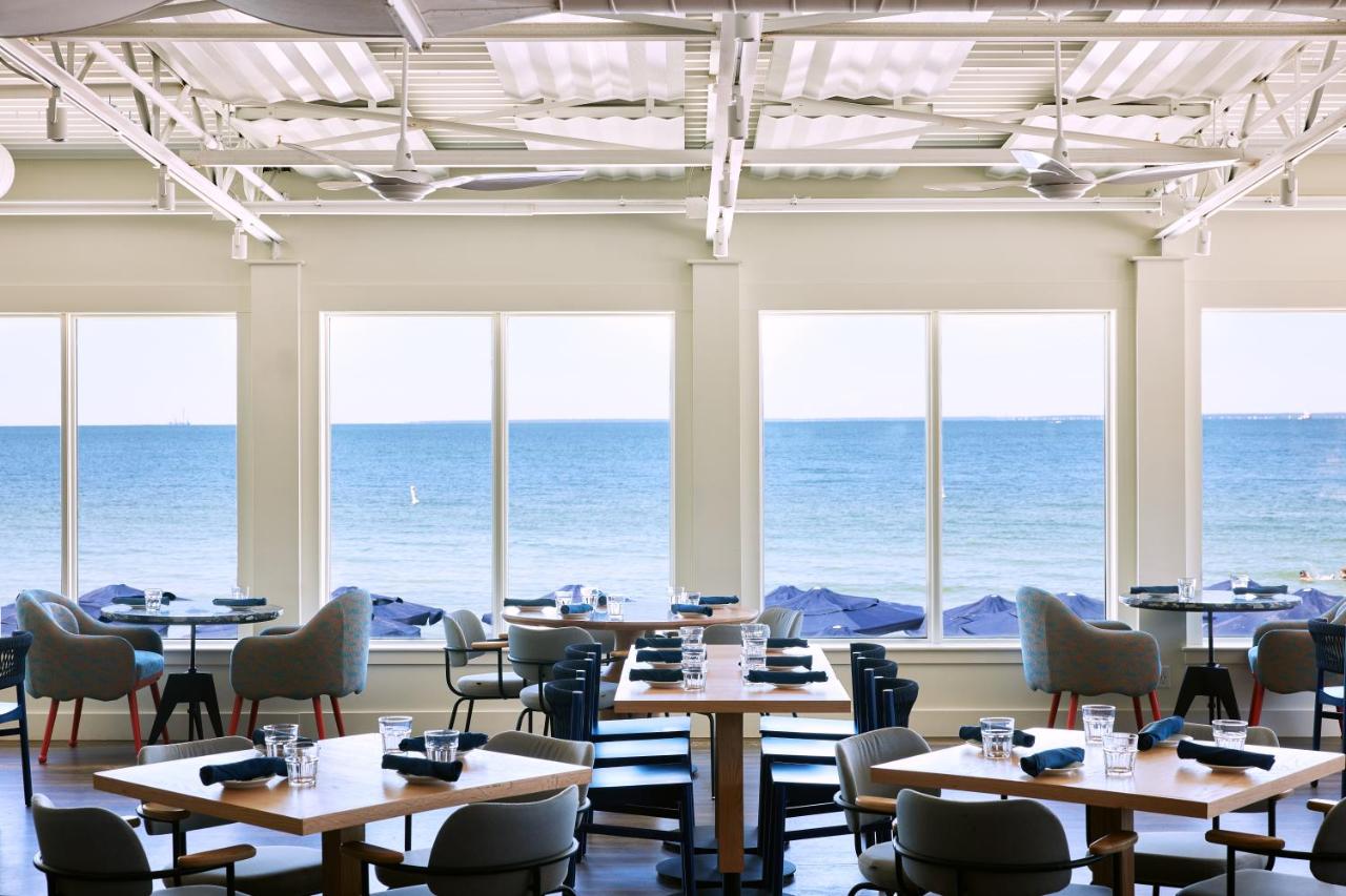 | Sea Crest Beach Hotel
