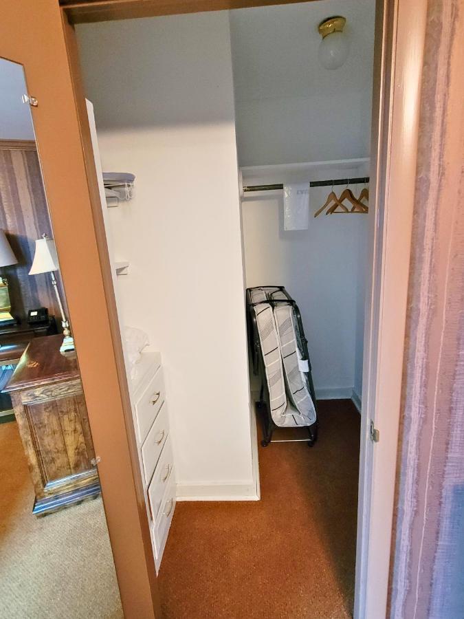 | Altland House Inn & Suites