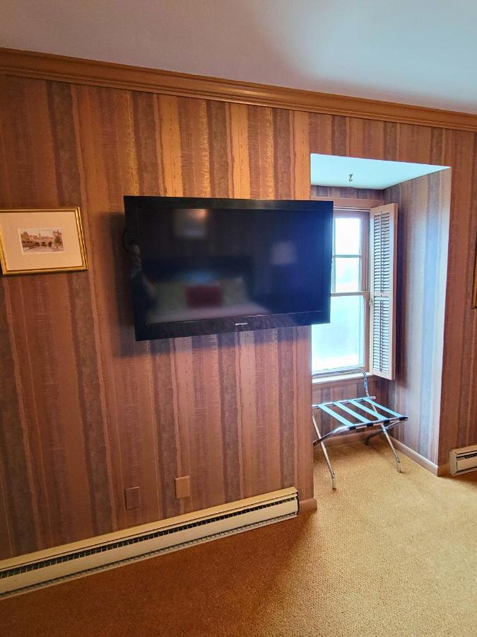 | Altland House Inn & Suites