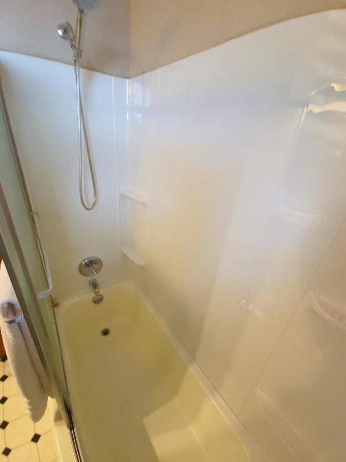 | Altland House Inn & Suites