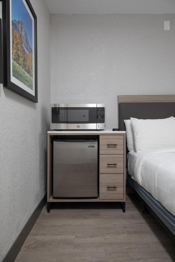  | The Jackson SouthTown Motel