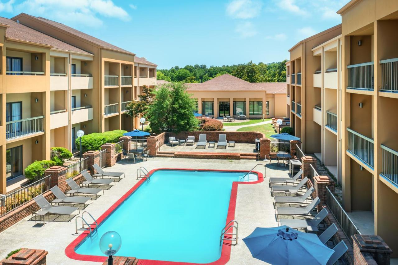 | Courtyard by Marriott Little Rock West