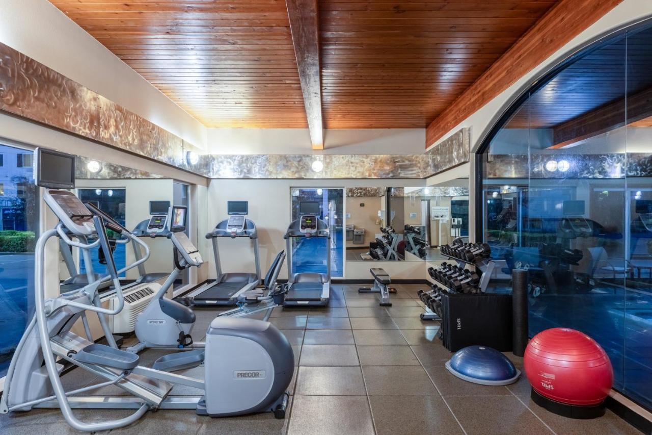 | Holiday Inn Express Vancouver North, an IHG Hotel