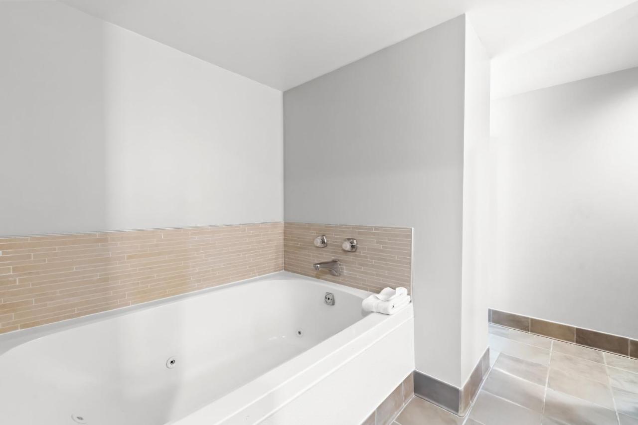 Holiday Inn Express Nashville-Hendersonville