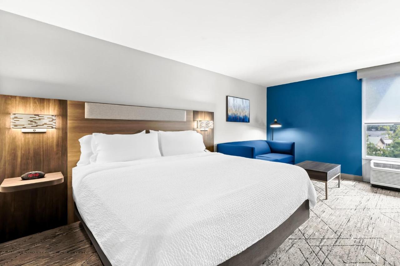 Holiday Inn Express Nashville-Hendersonville