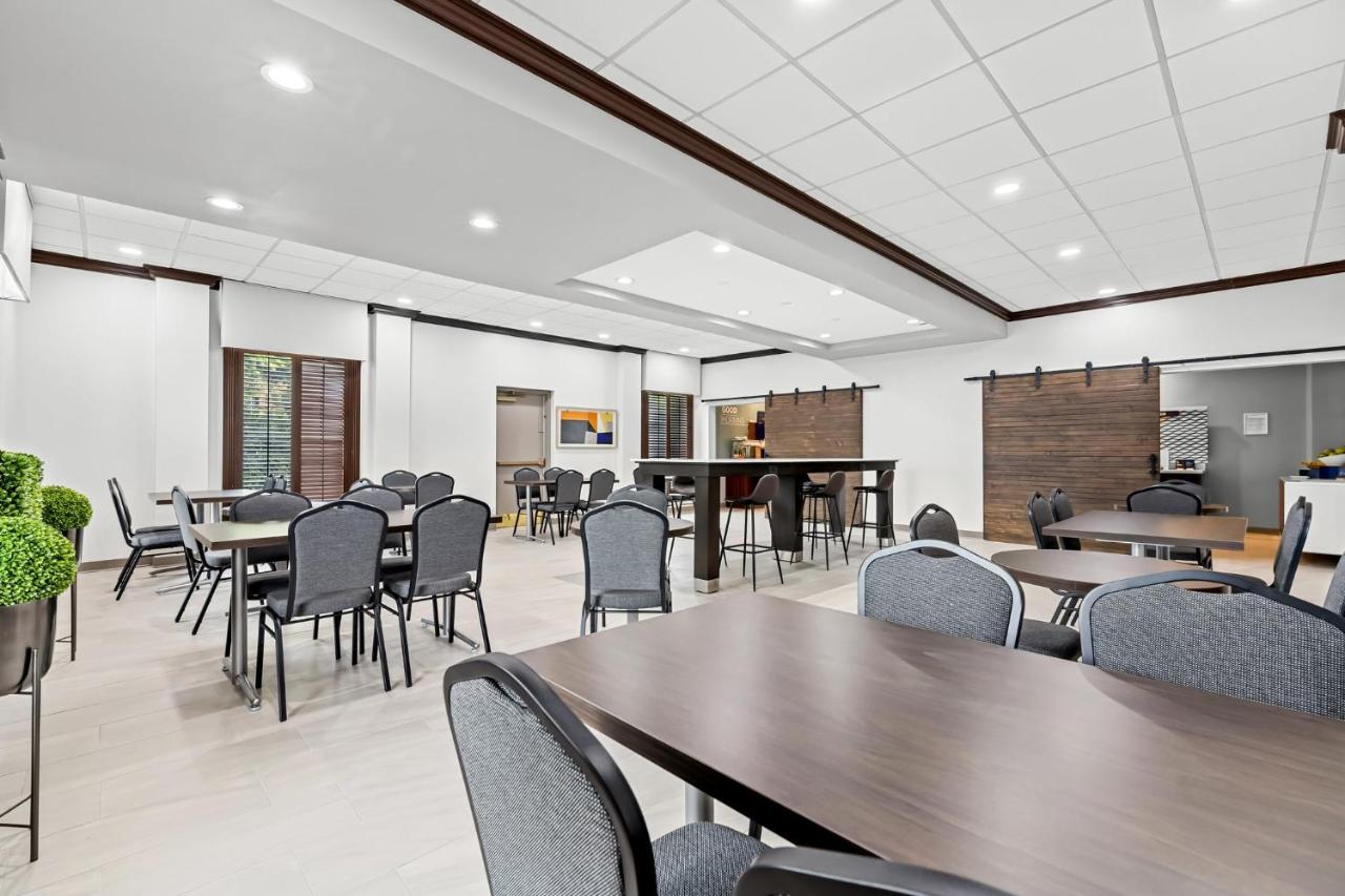 Holiday Inn Express Nashville-Hendersonville