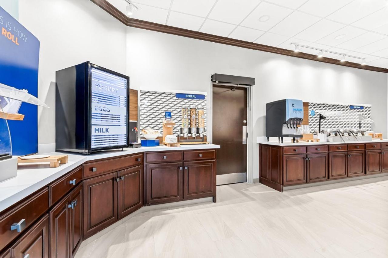 Holiday Inn Express Nashville-Hendersonville