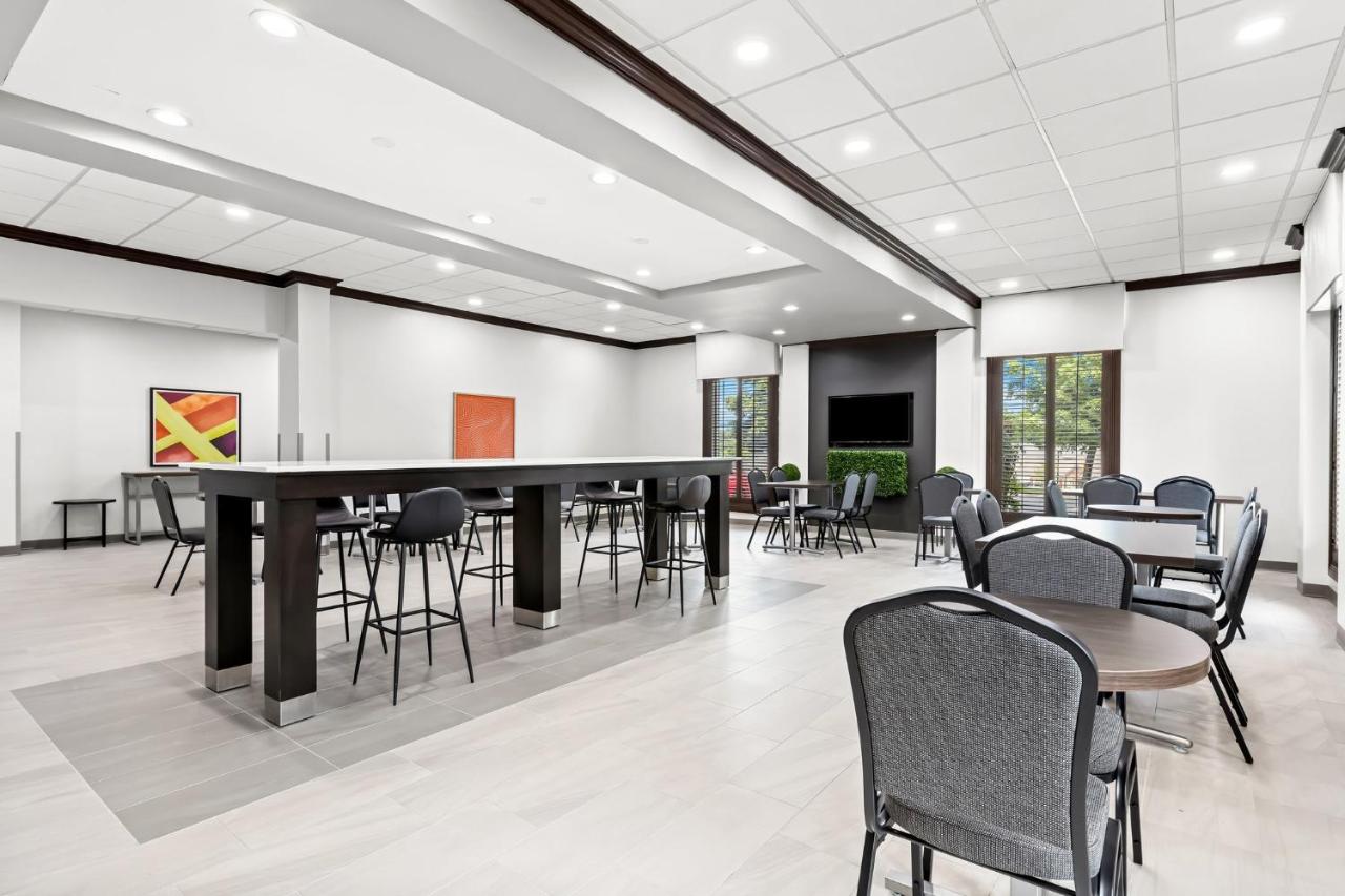 Holiday Inn Express Nashville-Hendersonville