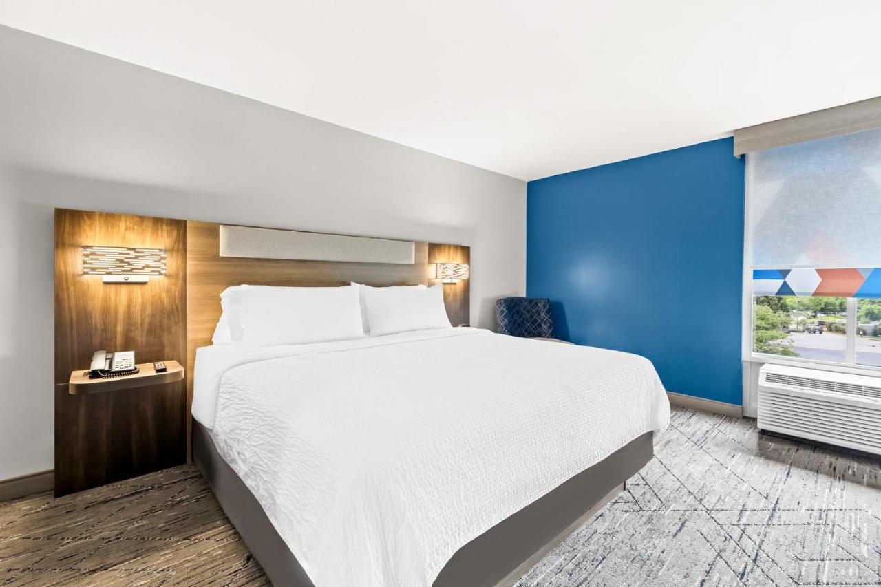 Holiday Inn Express Nashville-Hendersonville