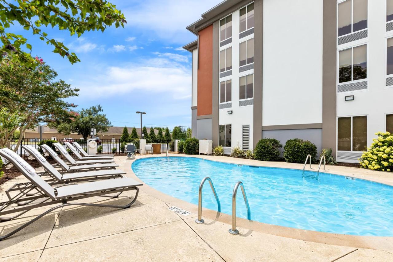Holiday Inn Express Nashville-Hendersonville