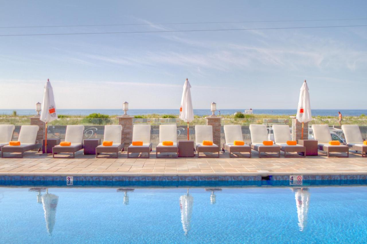 | Ocean Club Hotel