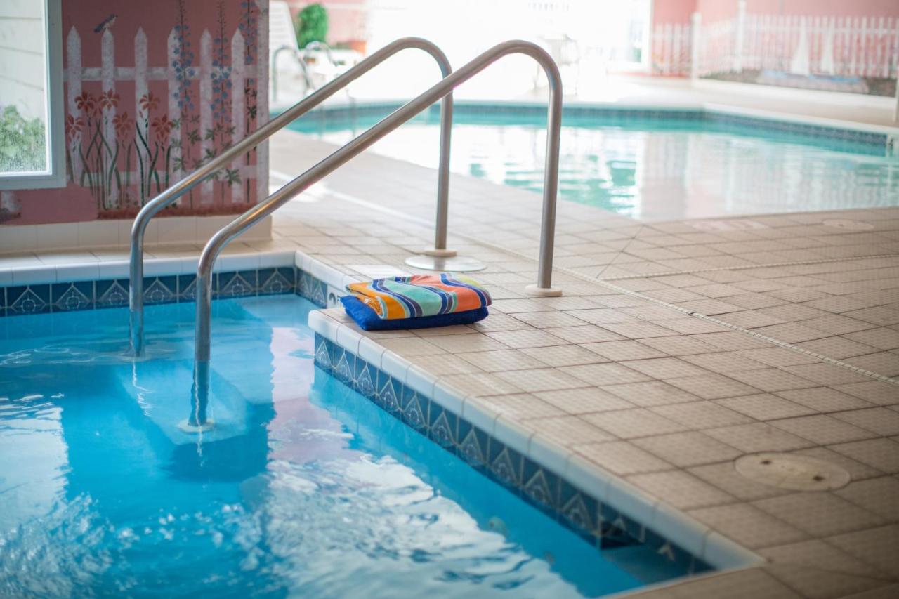 | Somerset Inn & Suites