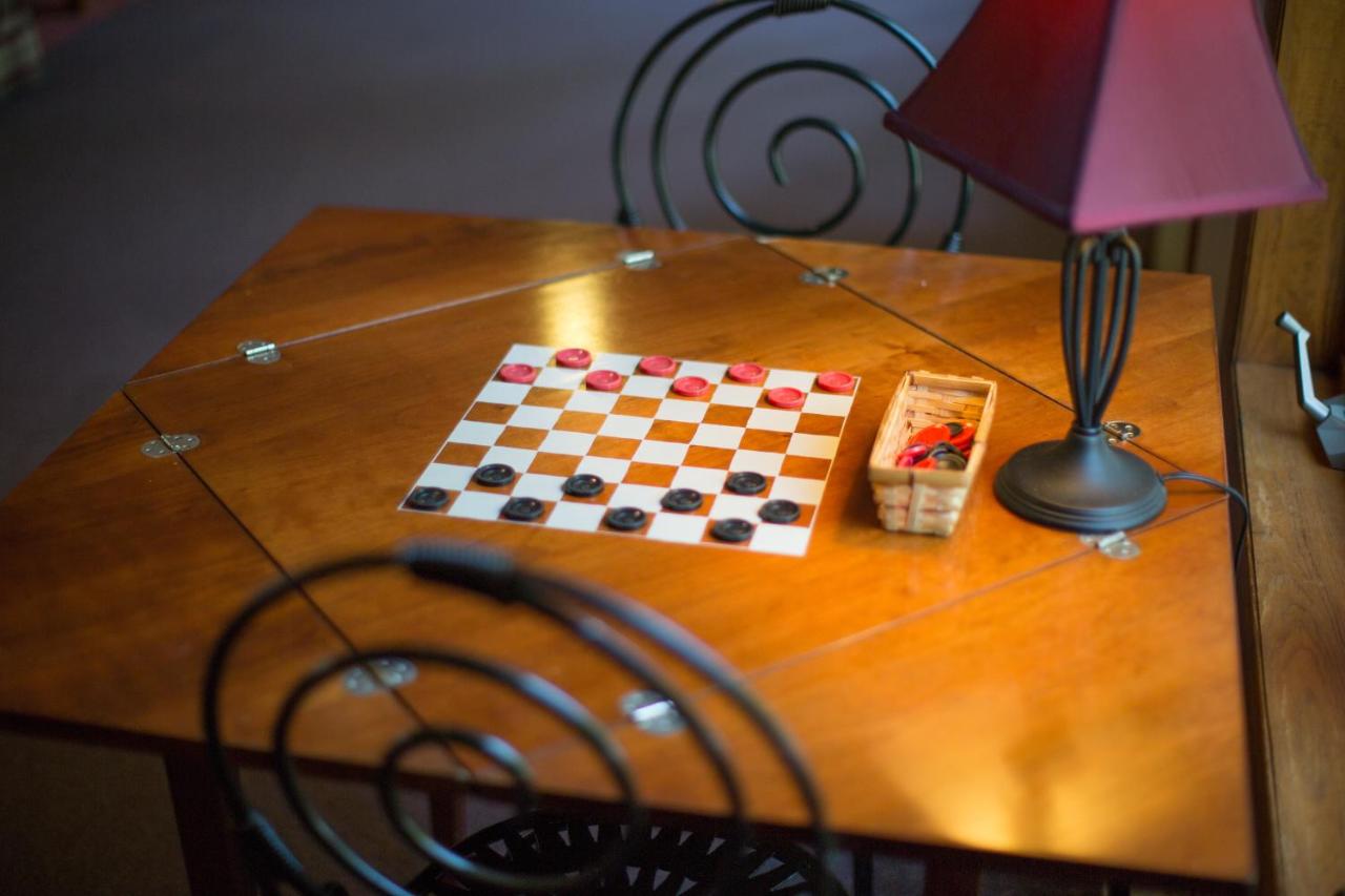 | Somerset Inn & Suites