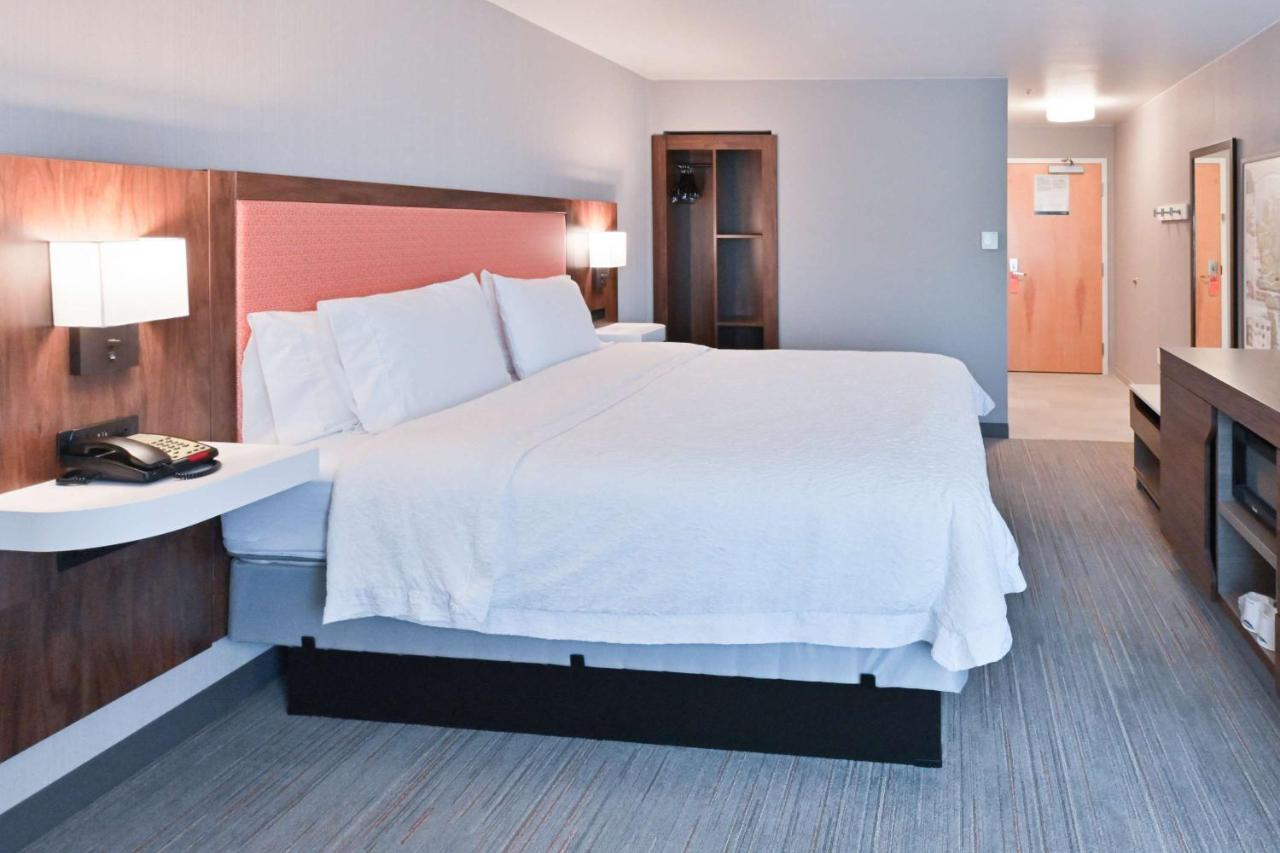 King Room - Non-Smoking at Hampton Inn Fremont