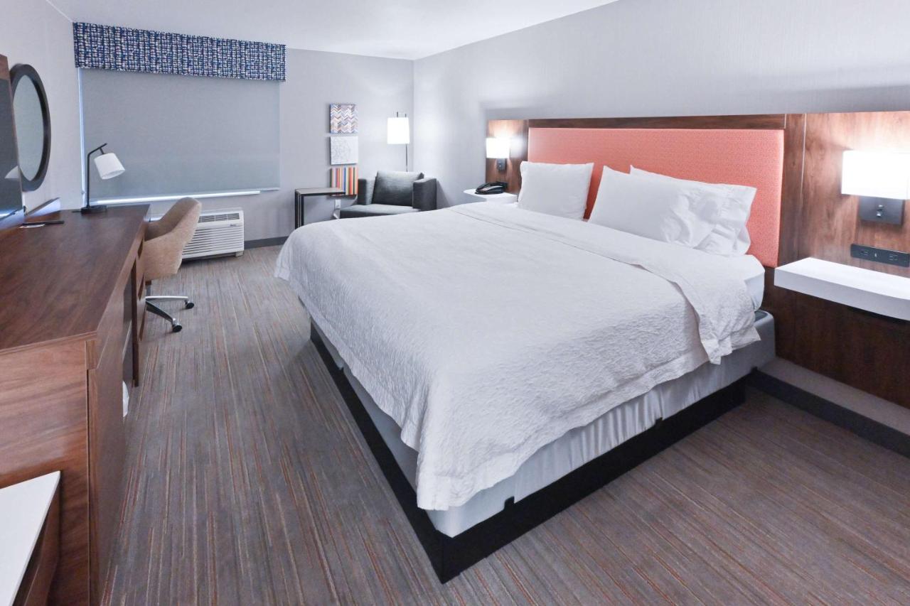 King Room - Non-Smoking at Hampton Inn Fremont