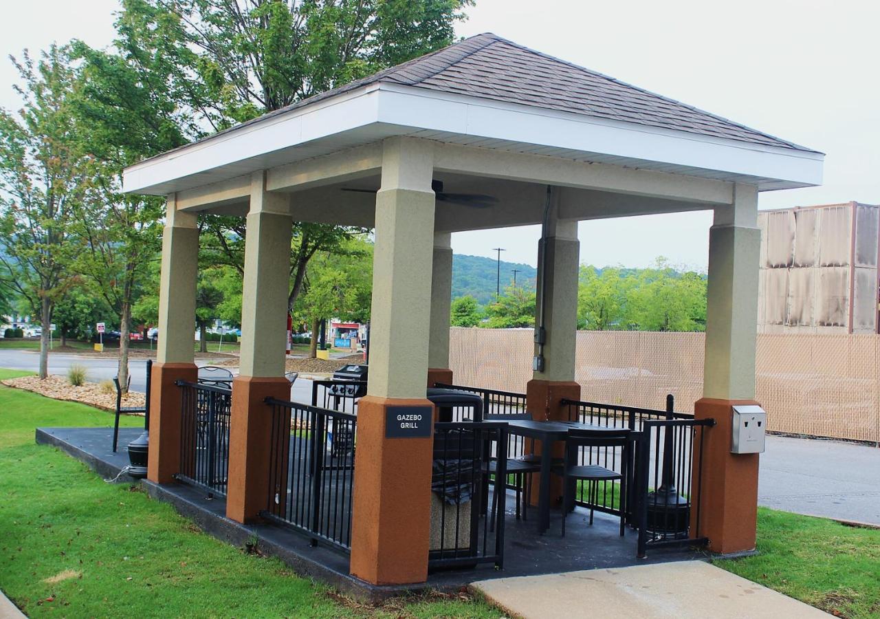 | Candlewood Suites Fayetteville, an IHG Hotel