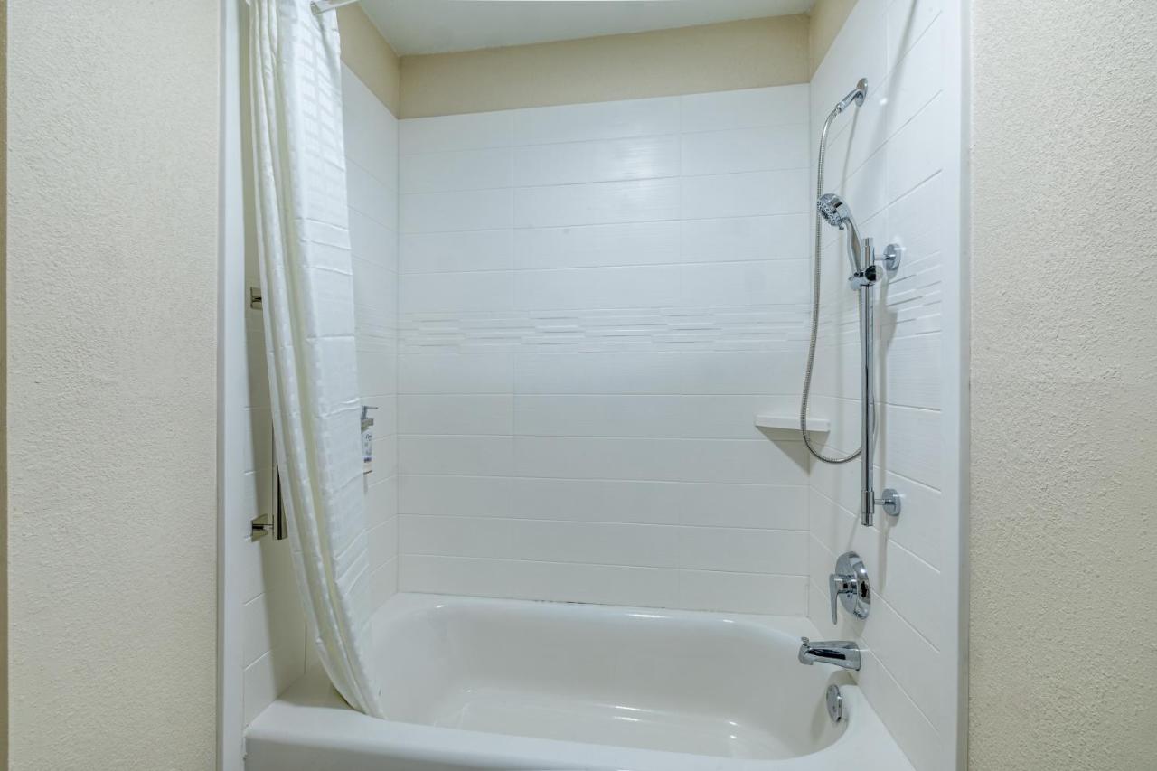 Studio Suite at Candlewood Suites Wichita Northwest by IHG
