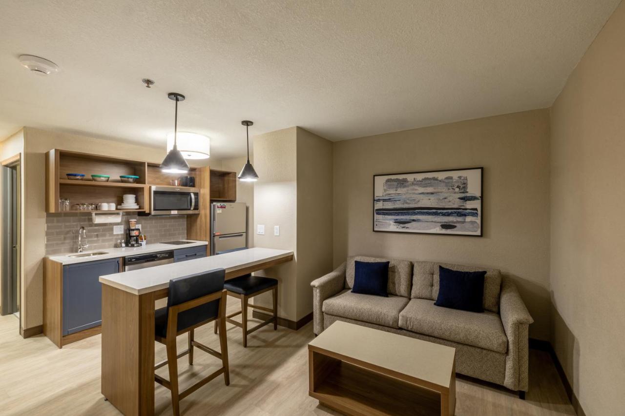 | Hawthorn Suites by Wyndham Wichita West