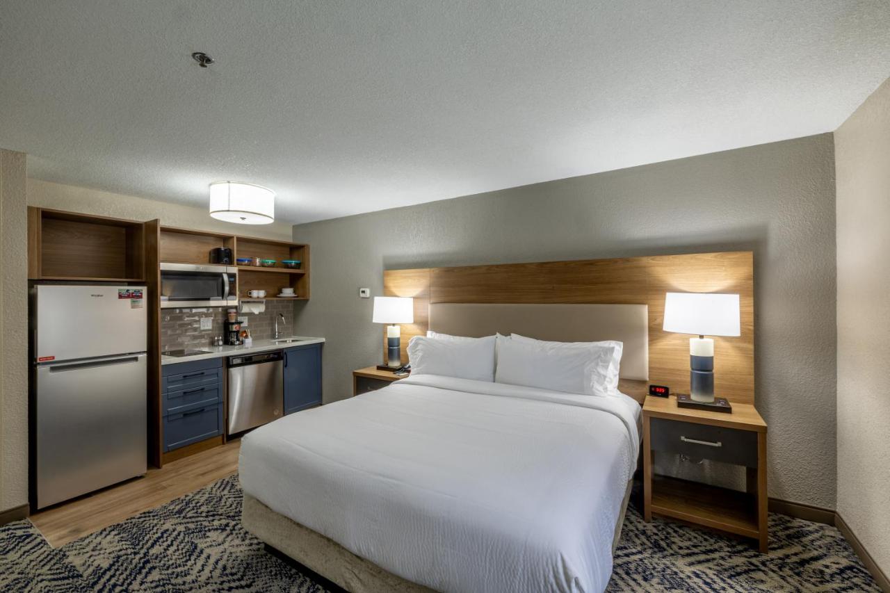 | Hawthorn Suites by Wyndham Wichita West