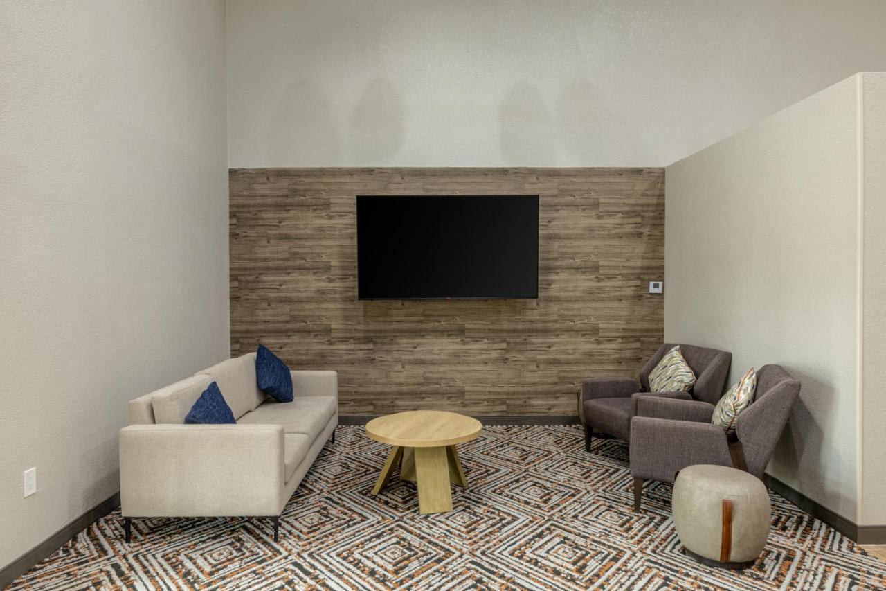 | Hawthorn Suites by Wyndham Wichita West