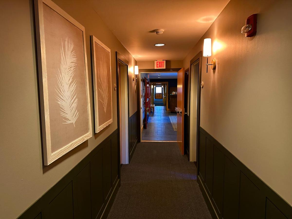  | Minnewaska Lodge