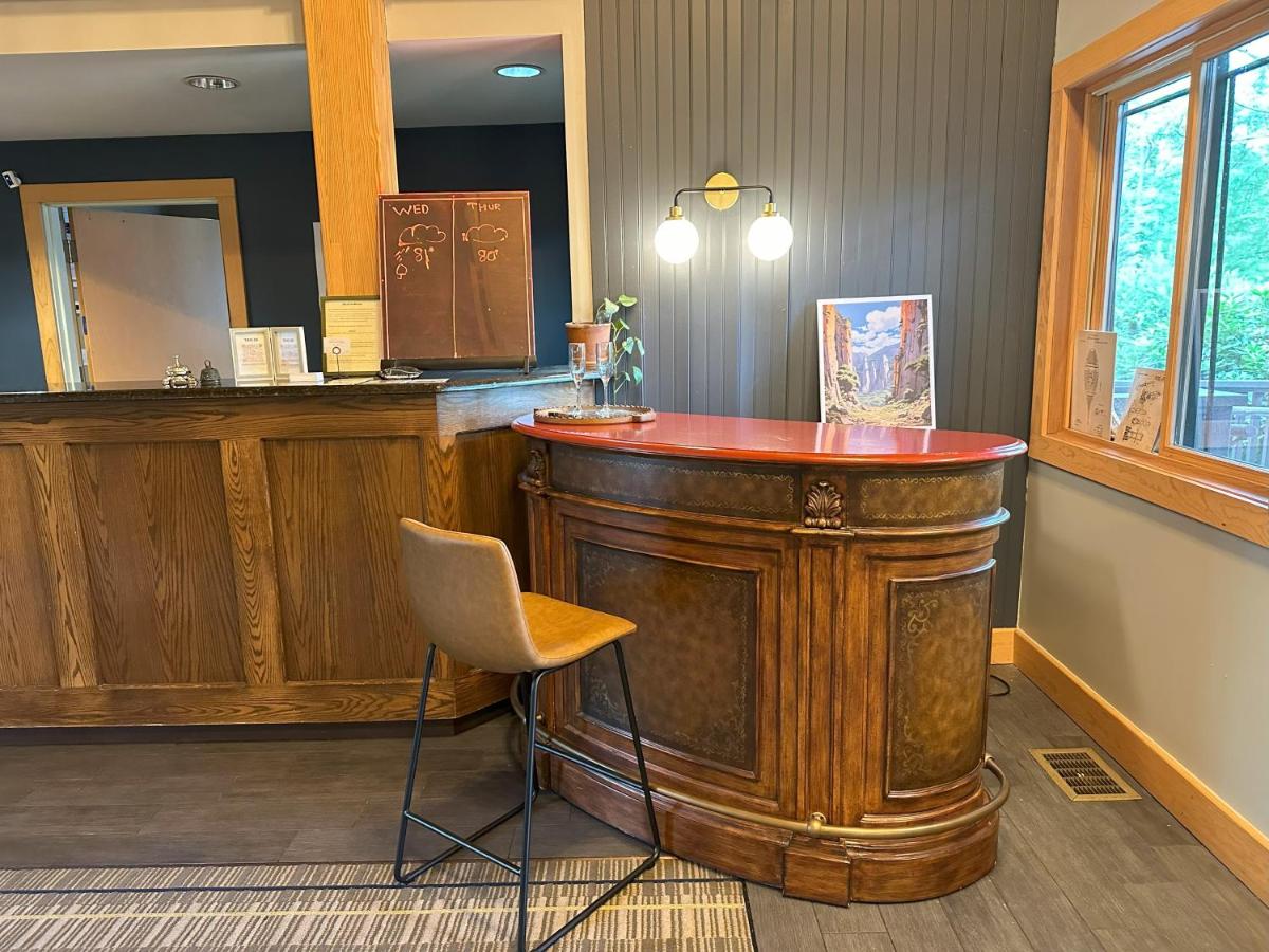  | Minnewaska Lodge