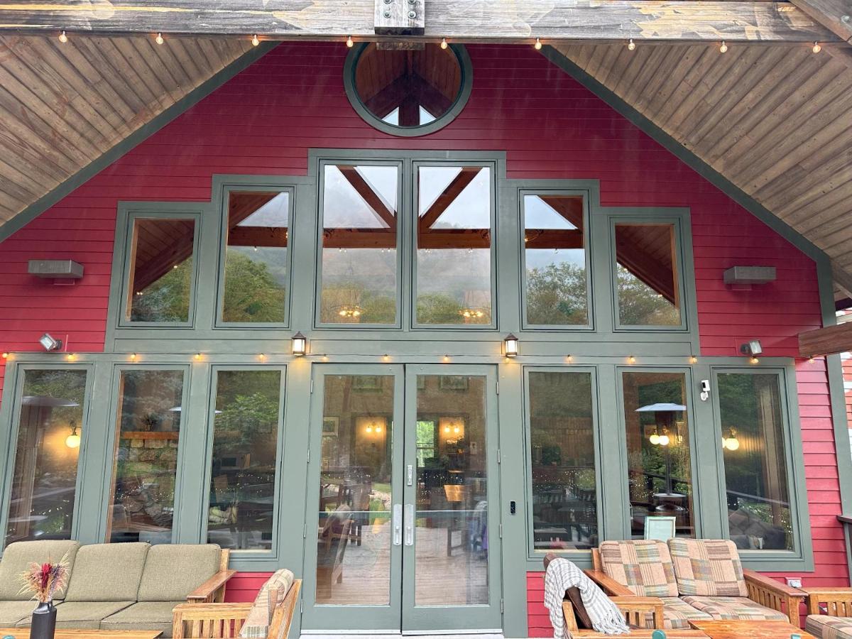 Minnewaska Lodge
