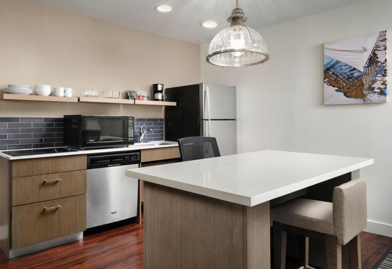 | Hyatt House San Diego Sorrento Mesa