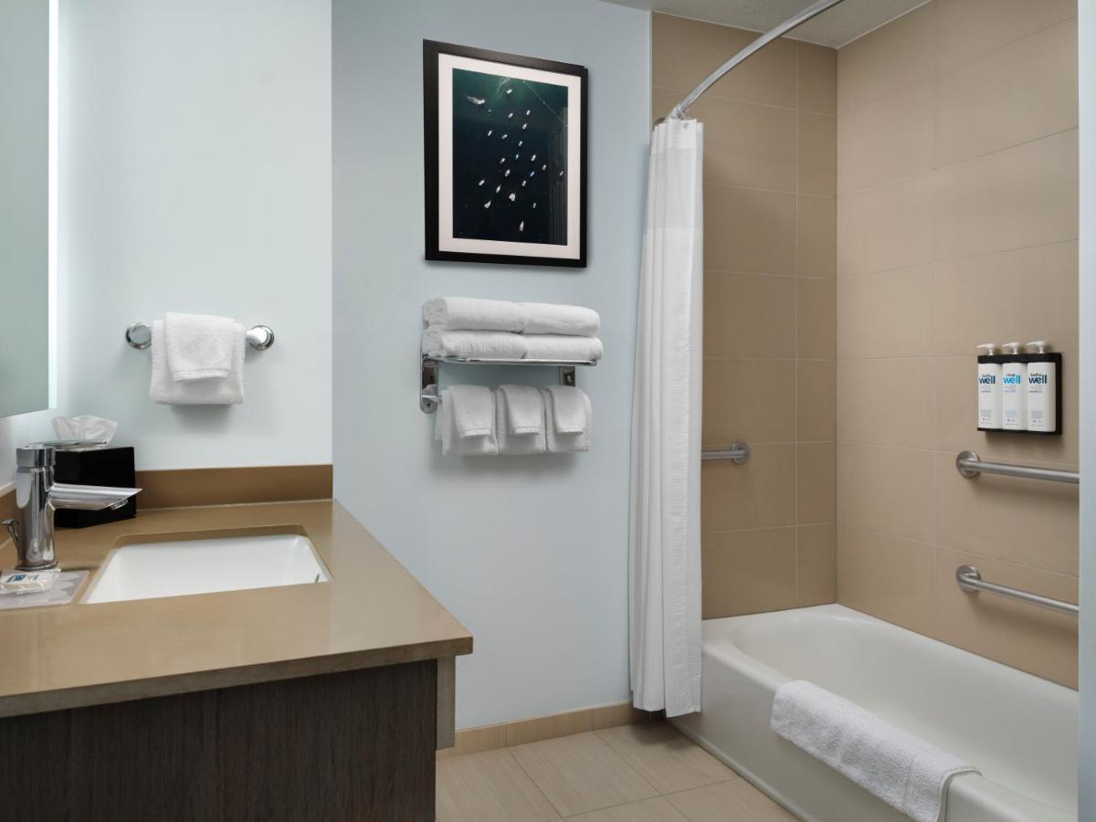 Queen Room with Two Queen Beds - Disability Access at HYATT house San Diego/Sorrento Mesa