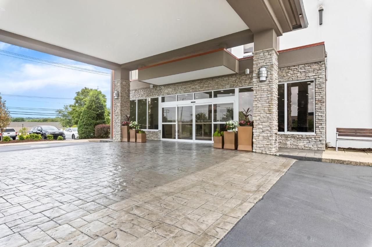 Holiday Inn Express Nashville-Hendersonville