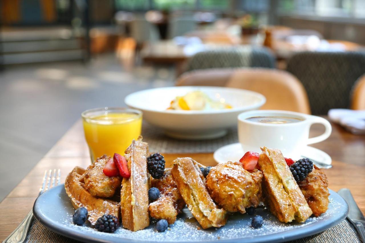 | Crowne Plaza Hotel Atlanta Perimeter at Ravinia, an IHG Hotel