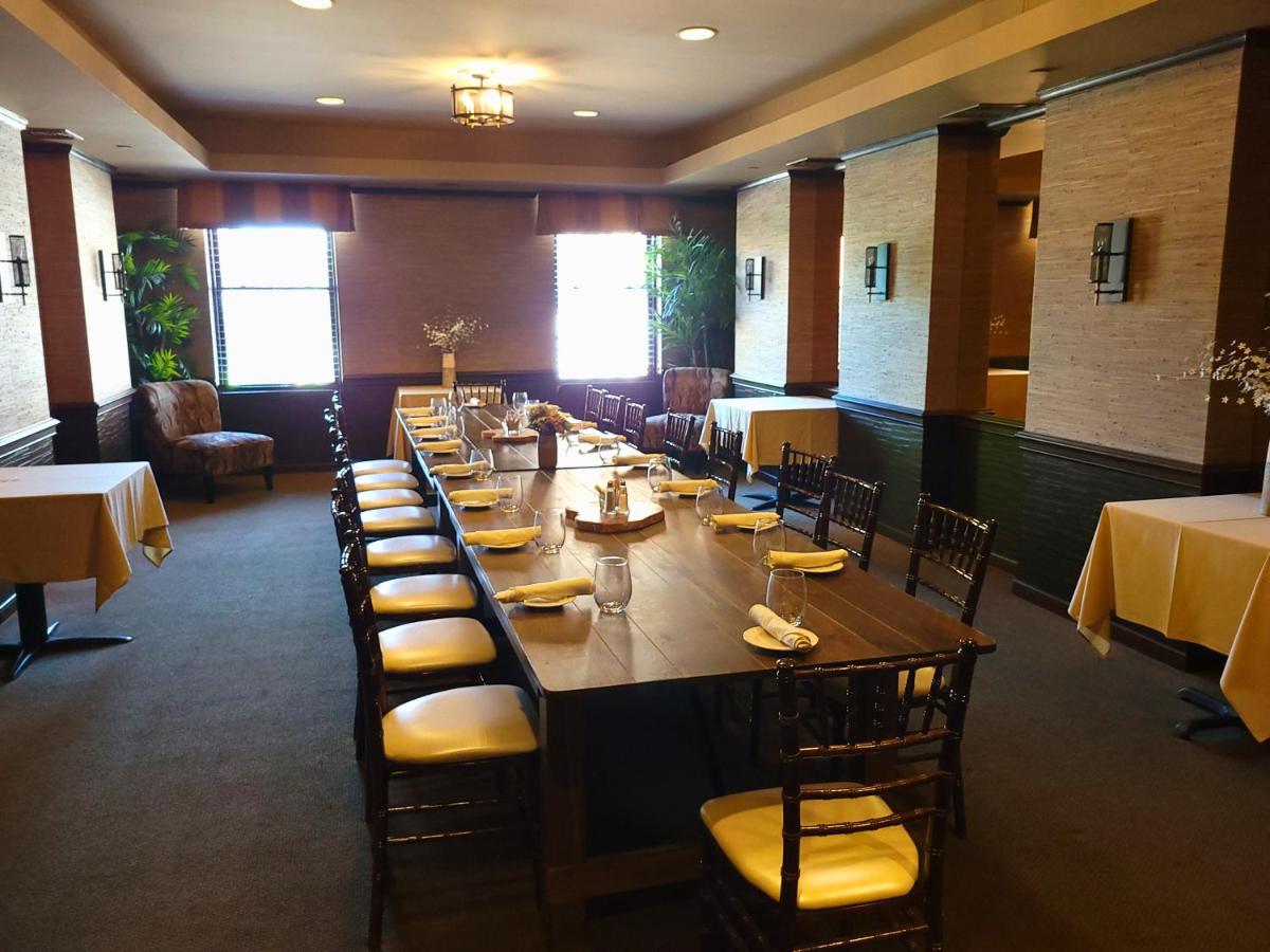 | Altland House Inn & Suites