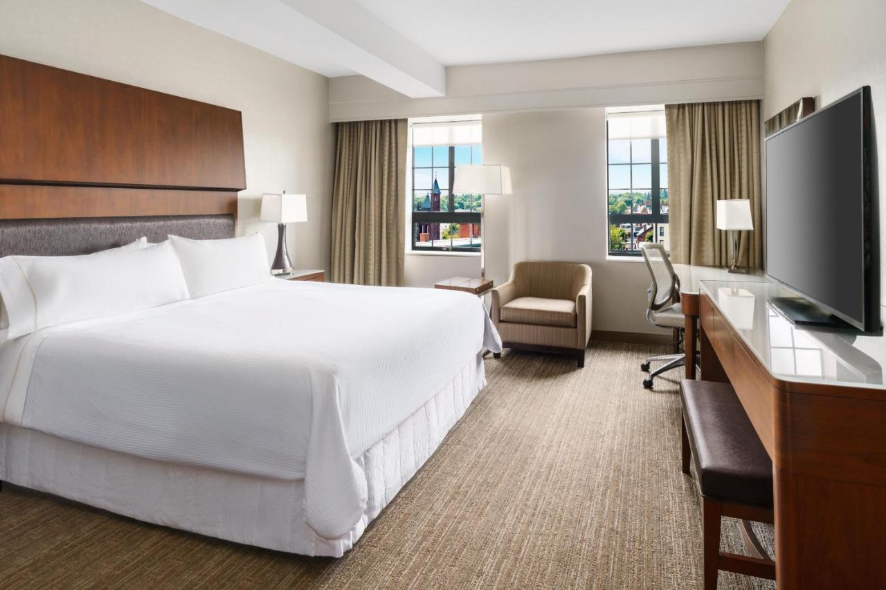 | The Westin Portland Harborview