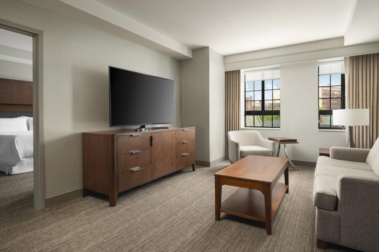 | The Westin Portland Harborview