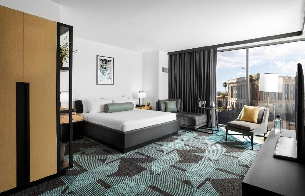 Gallery Studio King Bed Non-Smoking at Downtown Grand Las Vegas