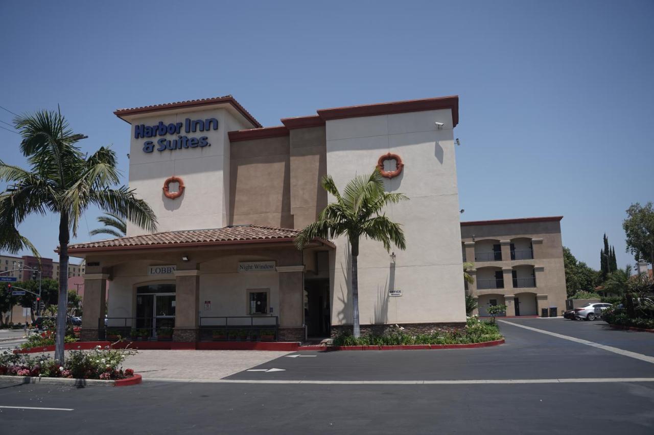 | Harbor Inn & Suites