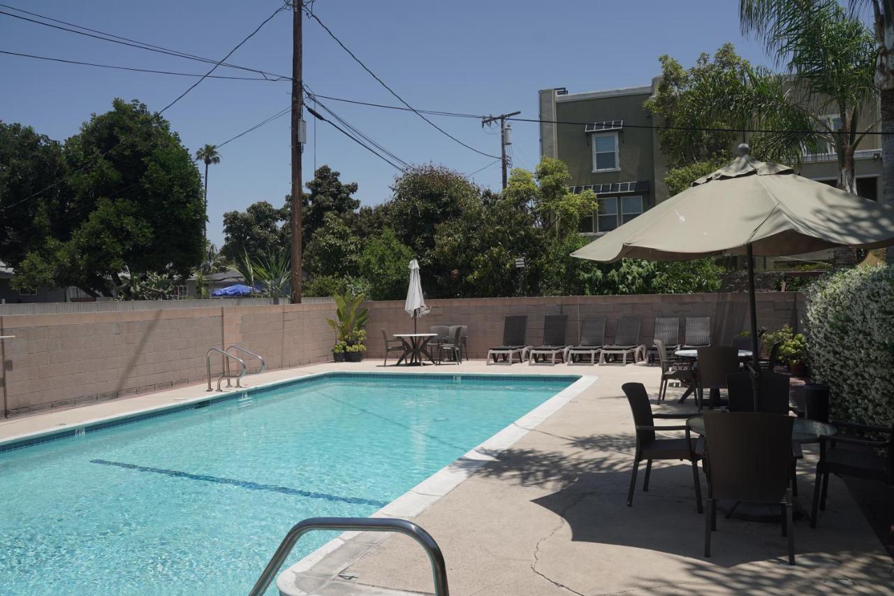 | Harbor Inn & Suites