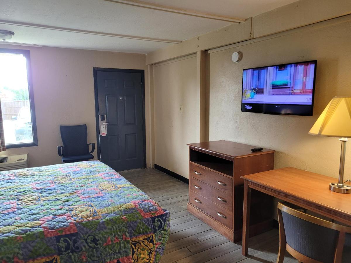 Standard King Room at Stay Express Inn Athens