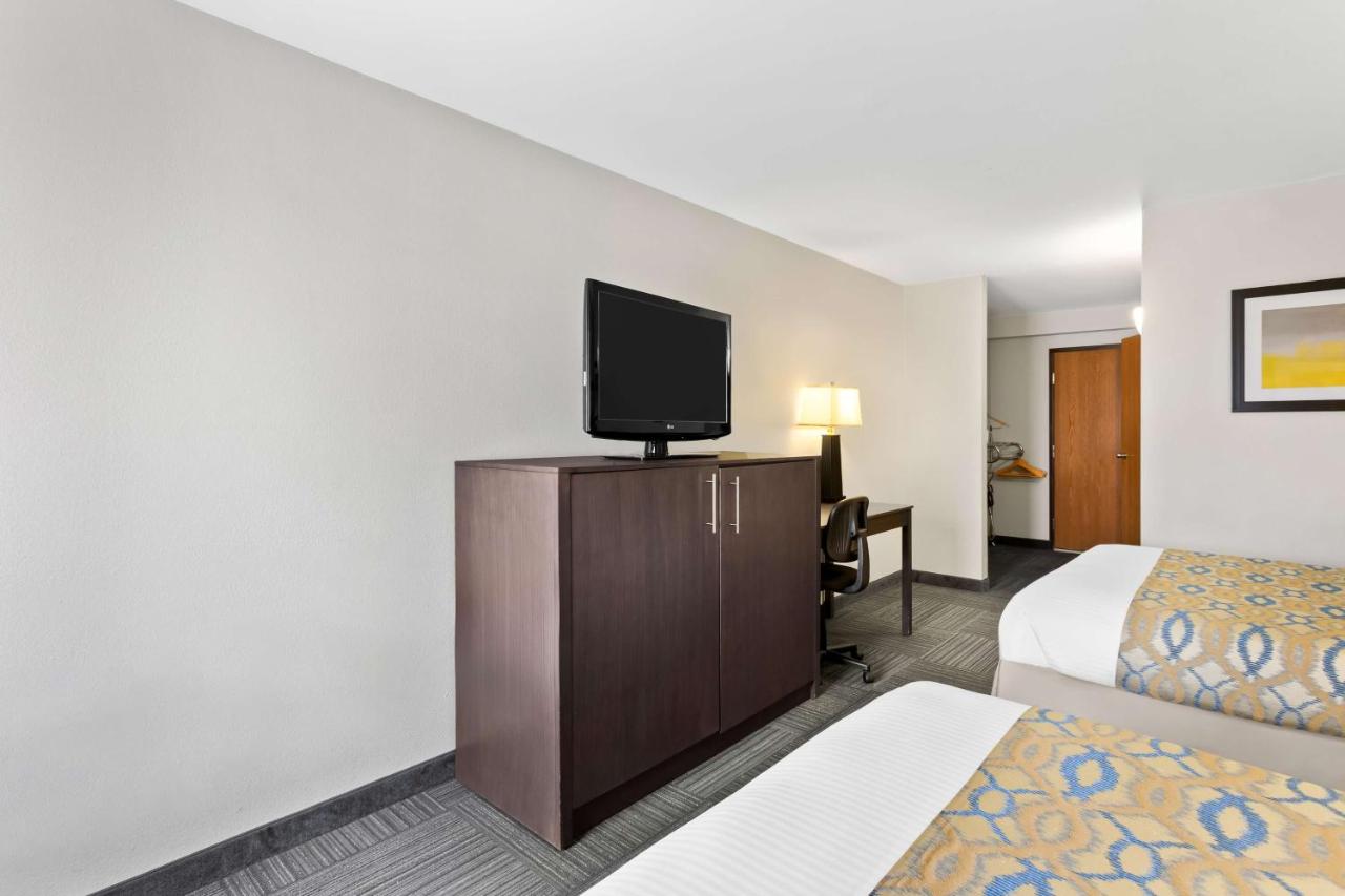 Double Room with Two Double Beds - Disability Access/Non-Smoking at Best Western Naperville Inn